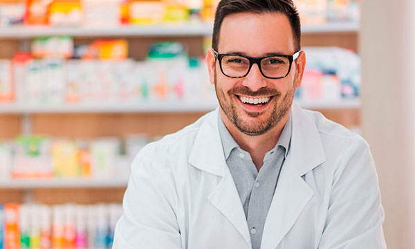 farmacéutico sonriendo